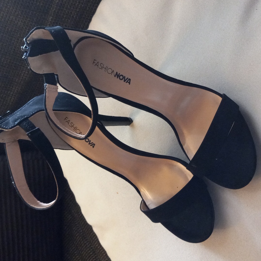 Fashion Nova Women's Black Heels